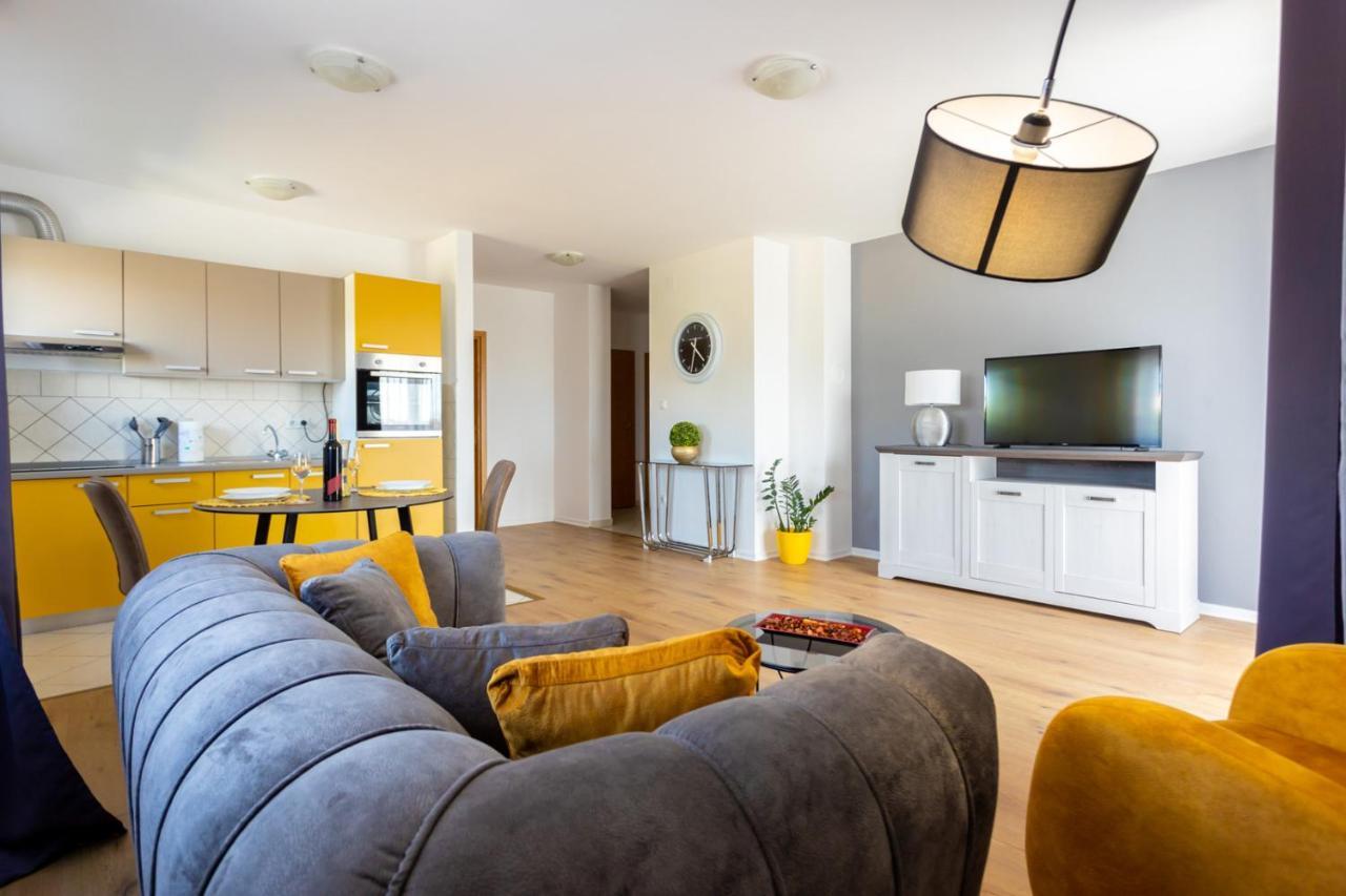 Apartment Demo مالينسكا المظهر الخارجي الصورة