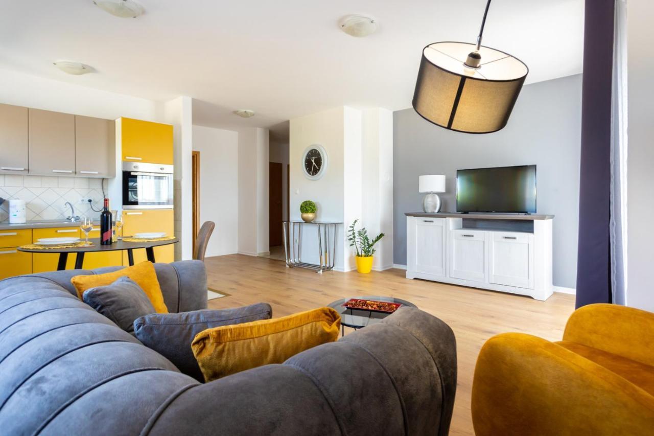 Apartment Demo مالينسكا المظهر الخارجي الصورة